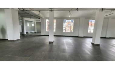 ARRIENDO OFICINA 325M2 REMODELADA CHAPINERO