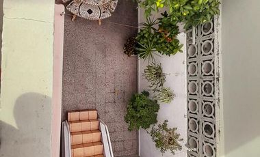 Casa 5 amb en 2 Plantas, con Patio, Terraza y Cochera!