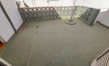 Casa 5 amb en 2 Plantas, con Patio, Terraza y Cochera!