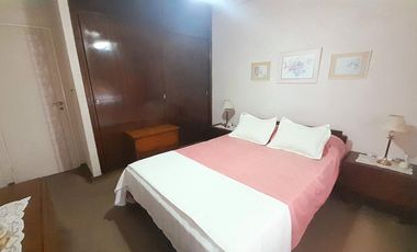 Casa 5 amb en 2 Plantas, con Patio, Terraza y Cochera!