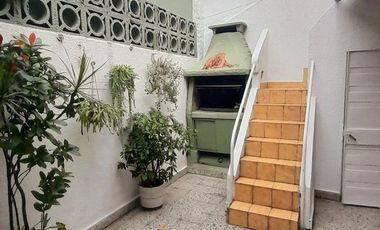 Casa 5 amb en 2 Plantas, con Patio, Terraza y Cochera!