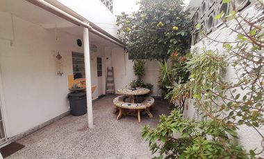 Casa 5 amb en 2 Plantas, con Patio, Terraza y Cochera!