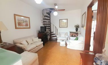 Casa 5 amb en 2 Plantas, con Patio, Terraza y Cochera!