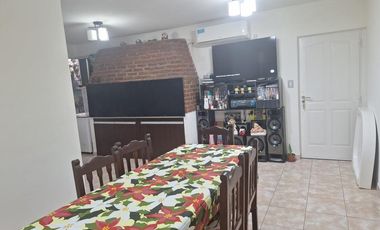 Departamento en venta - 2 Dormitorios 1 Baño - Cochera - 55Mts2 - Monte Grande