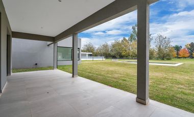 Espectacular casa a estrenar en alquiler en el barrio San Joaquín
