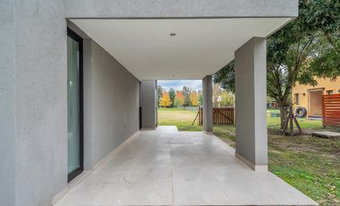 Espectacular casa a estrenar en alquiler en el barrio San Joaquín