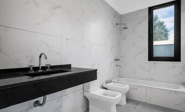 Espectacular casa a estrenar en alquiler en el barrio San Joaquín