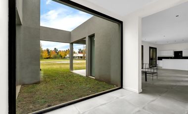 Espectacular casa a estrenar en alquiler en el barrio San Joaquín