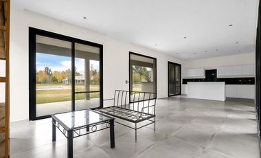 Espectacular casa a estrenar en alquiler en el barrio San Joaquín