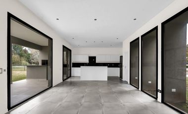 Espectacular casa a estrenar en alquiler en el barrio San Joaquín