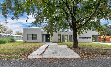 Espectacular casa a estrenar en alquiler en el barrio San Joaquín