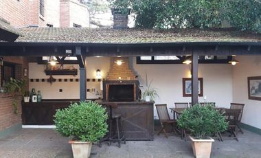 Clásico Chalet en Adrogué