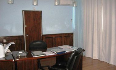 OFICINA / DEPARTAMENTO USO PROFESIONAL - CAPITAL - ACEPTA PERMUTA MENOR VALOR