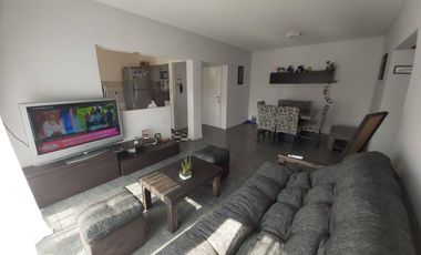 Departamento en venta - 2 Dormitorios 1 Baño - 65Mts2 - Monte Grande