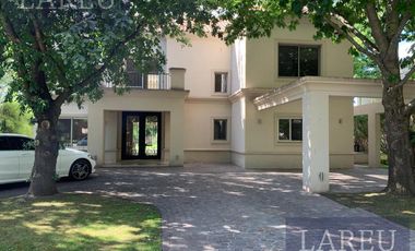 Casa - Ayres de Pilar