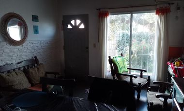 Casa en venta - 3 Dormitorios 2 Baños - Cochera - 225Mts2 - Berazategui