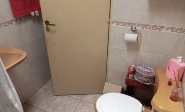 Casa en venta - 3 Dormitorios 2 Baños - Cochera - 225Mts2 - Berazategui
