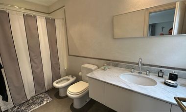 Venta. Casa. 5 dorm. La Horqueta. Impecable.
