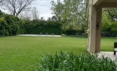 Venta. Casa. 5 dorm. La Horqueta. Impecable.