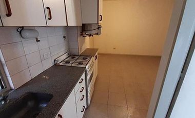 Departamento 1 amb dividido en cercania a la estación de  Moron