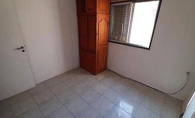 Departamento 1 amb dividido en cercania a la estación de  Moron