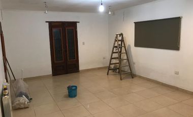 Casa en venta - 2 Dormitorios 2 Baños - Cochera - 415Mts2 - Escobar