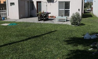 Casa en venta - 2 Dormitorios 2 Baños - Cochera - 415Mts2 - Escobar
