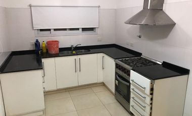 Casa en venta - 2 Dormitorios 2 Baños - Cochera - 415Mts2 - Escobar