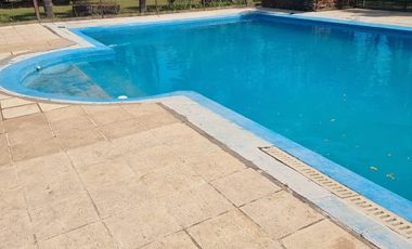 Venta Casa 3 dormitorios con amplio parque - Roldan