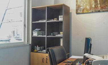 Excelente consultorio de 50 m2 con balcón al frente. Cochera fija. Belgrano.