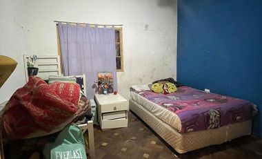 Casa de 3 ambientes con jardín, terraza y cochera