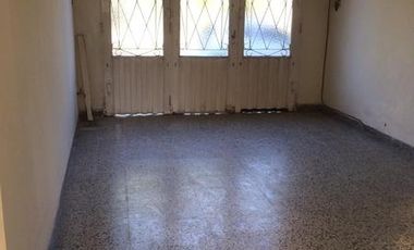 Casa en planta baja   Dpto. 3  AMB en PA. Venta únicamente en block.