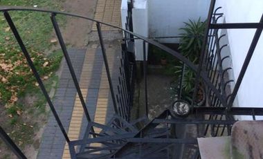 Casa en planta baja   Dpto. 3  AMB en PA. Venta únicamente en block.