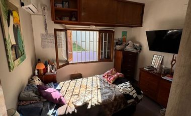 MUY LINDA CASA ZONA DIVISION DE LOS ANDES Y PROVINCIAS UNIDAS