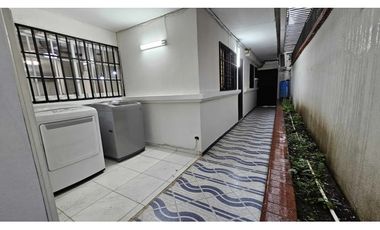 SE VENDE CASA EN LA  ALAMEDA