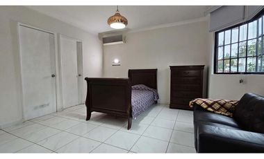 SE VENDE CASA EN LA  ALAMEDA