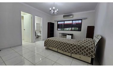 SE VENDE CASA EN LA  ALAMEDA