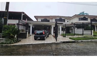 SE VENDE CASA EN LA  ALAMEDA