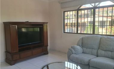 SE VENDE CASA EN LA  ALAMEDA