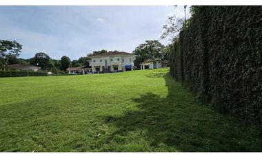VENDO TERRENO EN CLAYTON