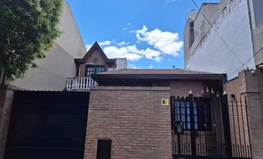 Casa en venta en Quilmes Centro