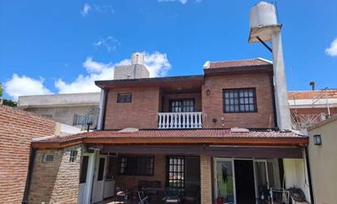 Casa en venta en Quilmes Centro