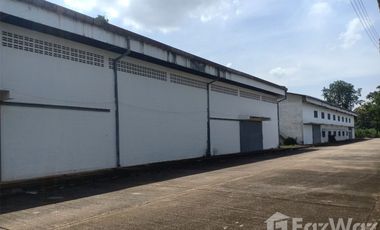 Warehouse for sale in Krok Sombun, Prachin Buri