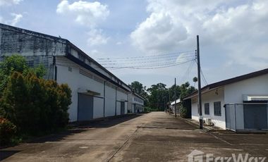 Warehouse for sale in Krok Sombun, Prachin Buri