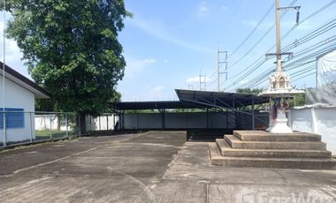 Warehouse for sale in Krok Sombun, Prachin Buri