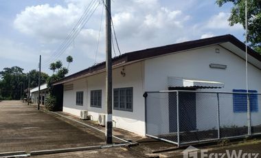 Warehouse for sale in Krok Sombun, Prachin Buri