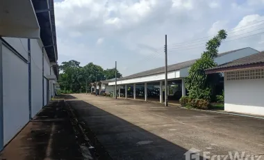 Warehouse for sale in Si Maha Phot, Prachin Buri