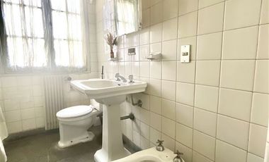 Casa en Arriendo en Felix De Amesti / Neveria
