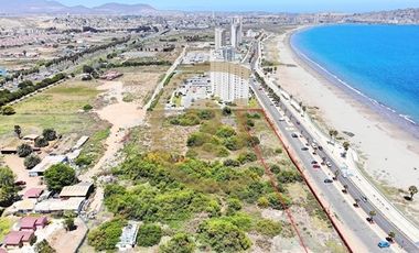 Se arrienda terreno frente al mar por el verano