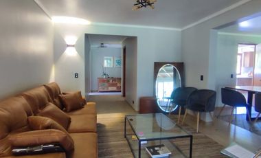 PARCELA CON JARDIN FORMADO, PISCINA Y QUINCHO,SIN REGLAMENTO